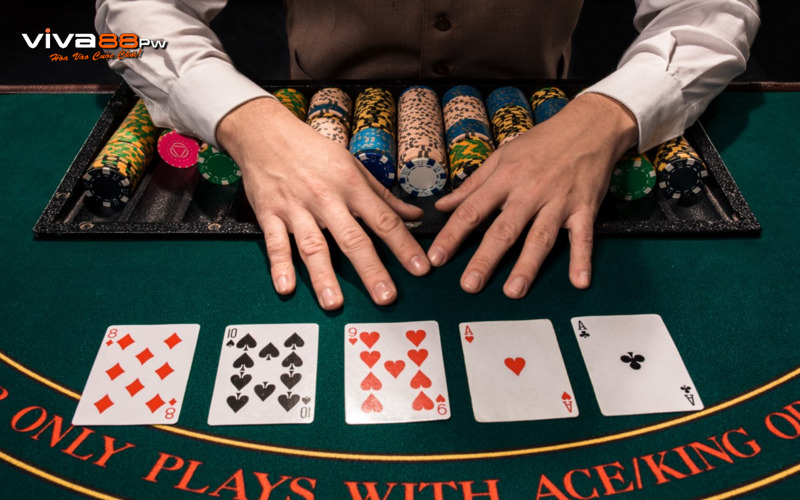 Ưu điểm của cách chơi Straddle Poker là gì?